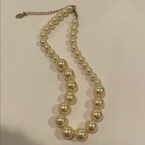 Elegant Cream Pearl Necklace